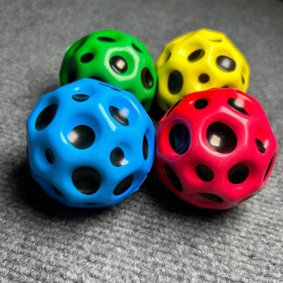 Eco-friendly High Bouncing Moon Shape Anti Relief Ball Toys Space Ball para Jogos de Crianças