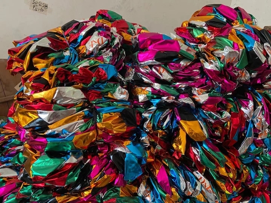 Bola de praia de pele de poliéster brinquedo inflável colorido e bonito com tecido interno de PVC
