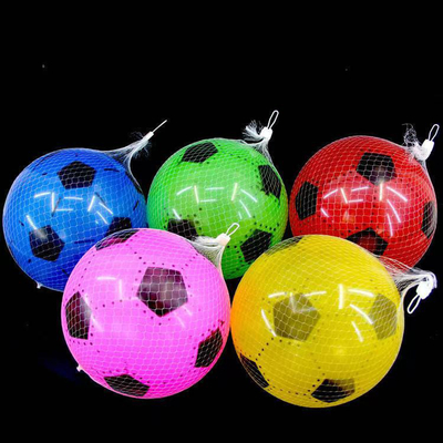 Futebol inflável de plástico de 22,5 cm personalizado para impressão em relevo em jogos ao ar livre
